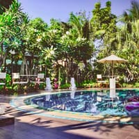 42 Cafe Garden & Resort