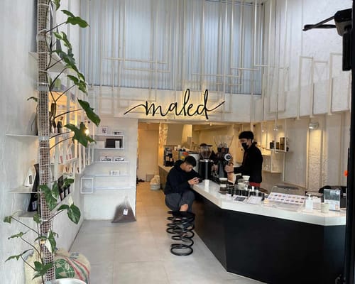 Maled Coffee Roasters : โรงคั่วเมล็ด