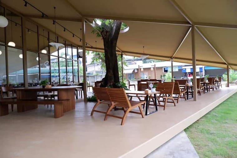 Living The Dream Cafe & Playground