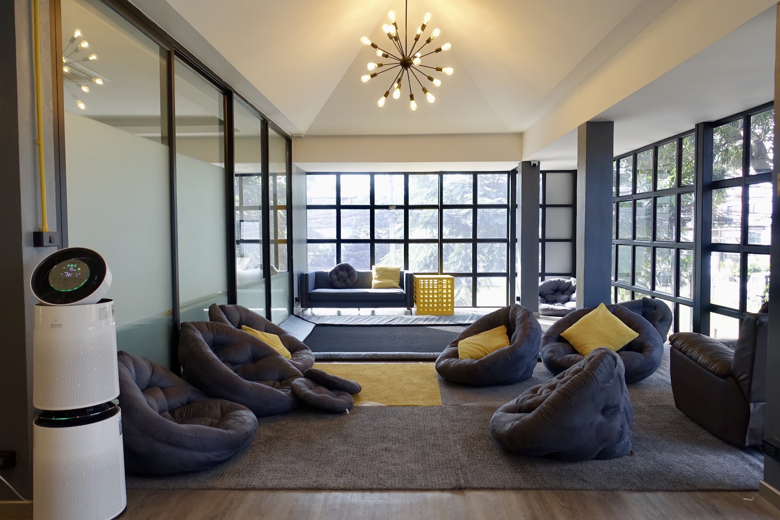 Yellow Coworking